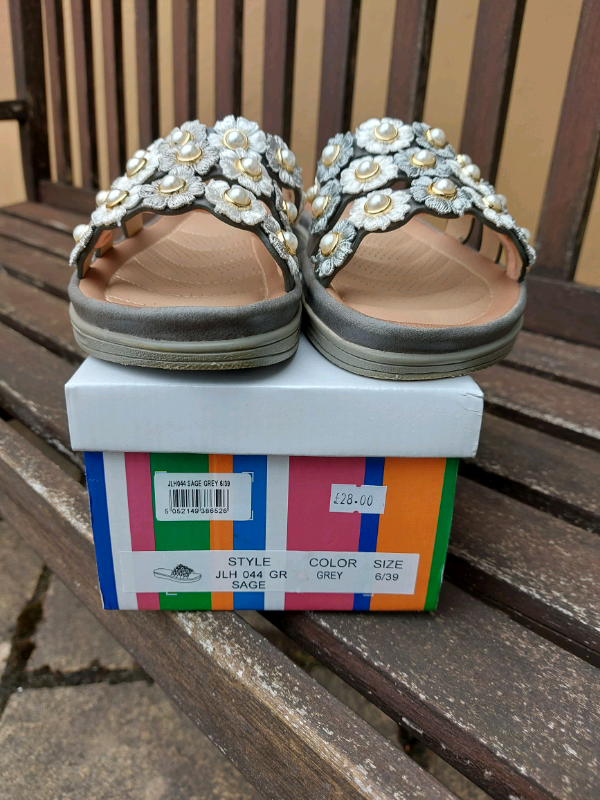 lunar pearl sandals
